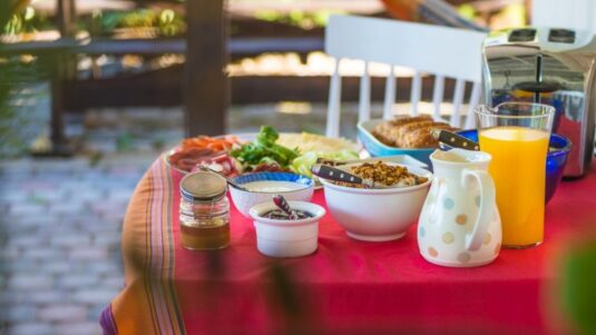 Treehouseestonia-hommikusöök {{brizy_dc_image_alt imageSrc=